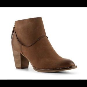 New - Crown Vintage brown boot bootie 9